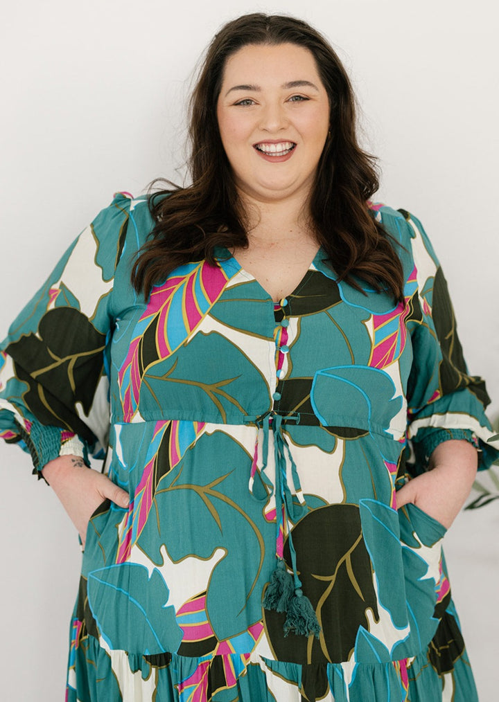 Plus-size drawstring-waist maxi dress with pockets