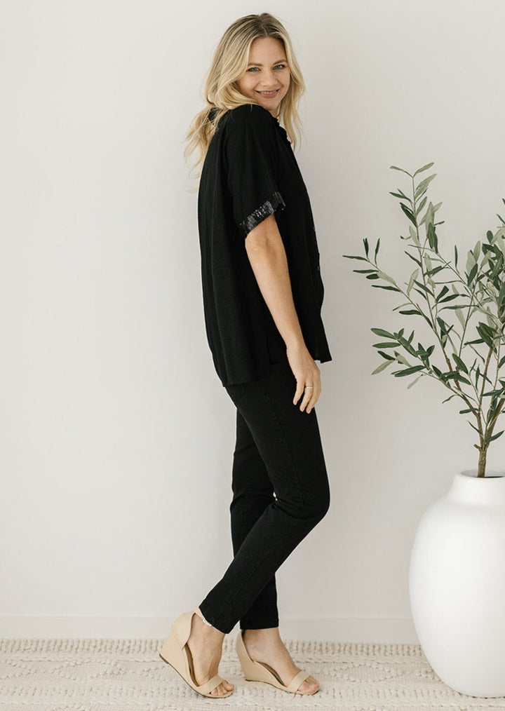 breast-feeding friendly linen shirt