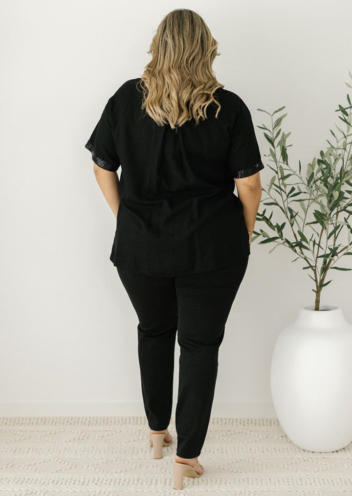 breast-feeding friendly relaxed linen shirt