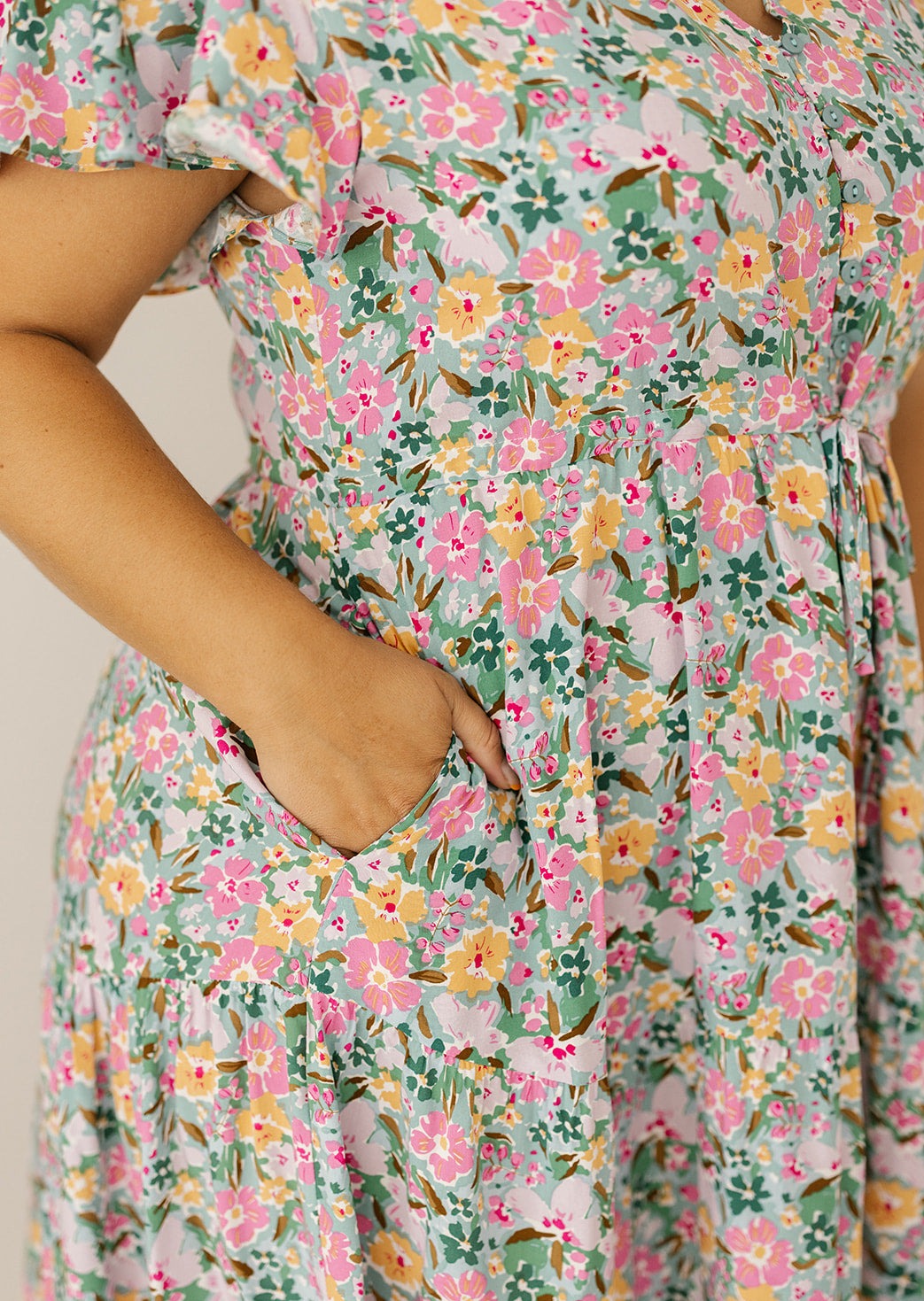 womens plus-size pastel floral summer midi dress with pockets