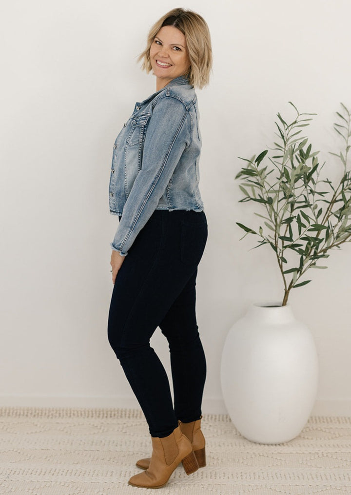Light-wash denim jacket with pockets 
