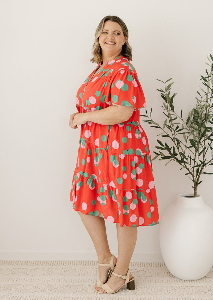 breast-feeding friendly knee-length polka dot dress for summer 