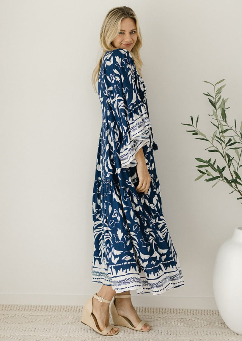 navy and white flowy tunic maxi dress
