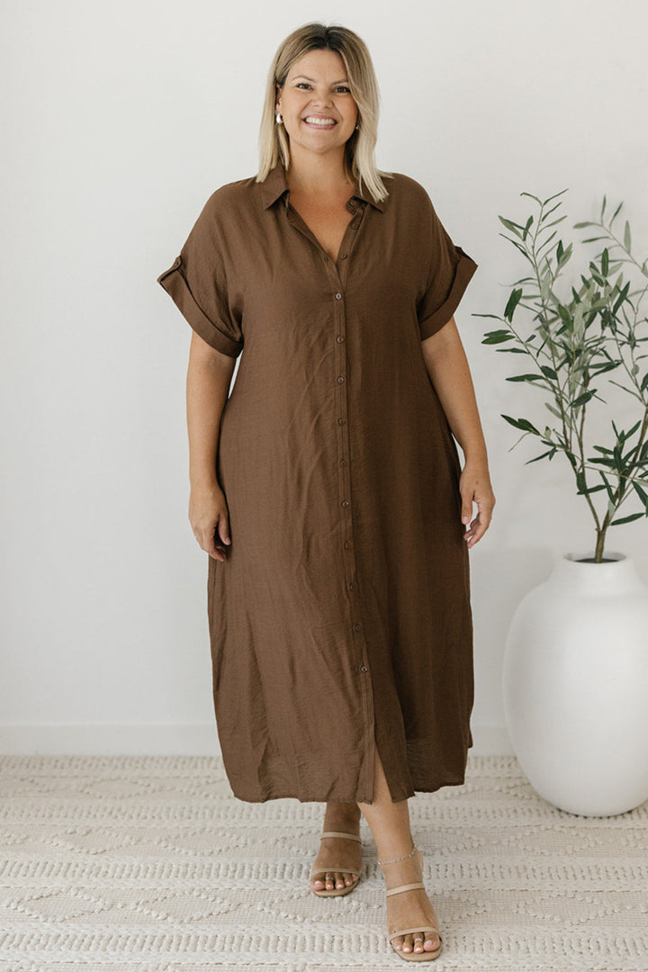 Elowyn Midi Dress in Chocolate