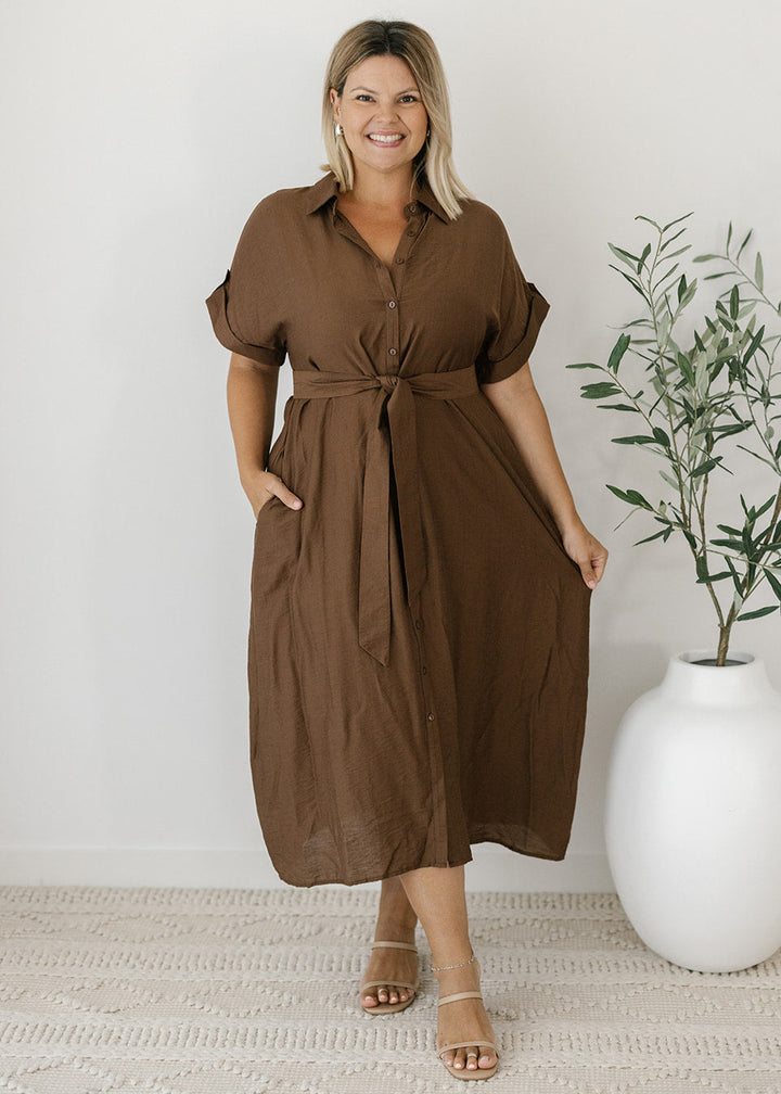 Elowyn Midi Dress in Chocolate