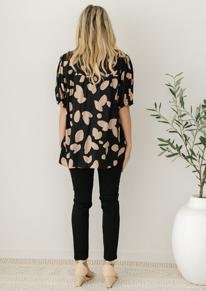 feeding-friendly neutral abstract shirt