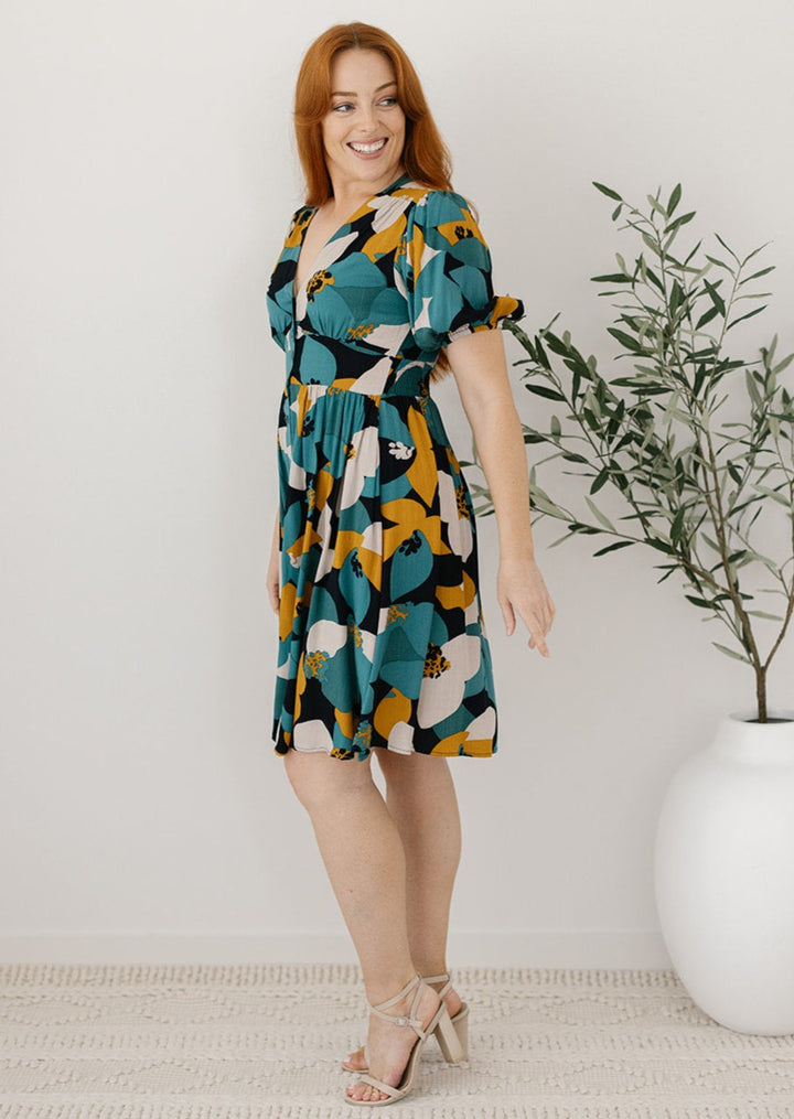 Knee-length dress for women