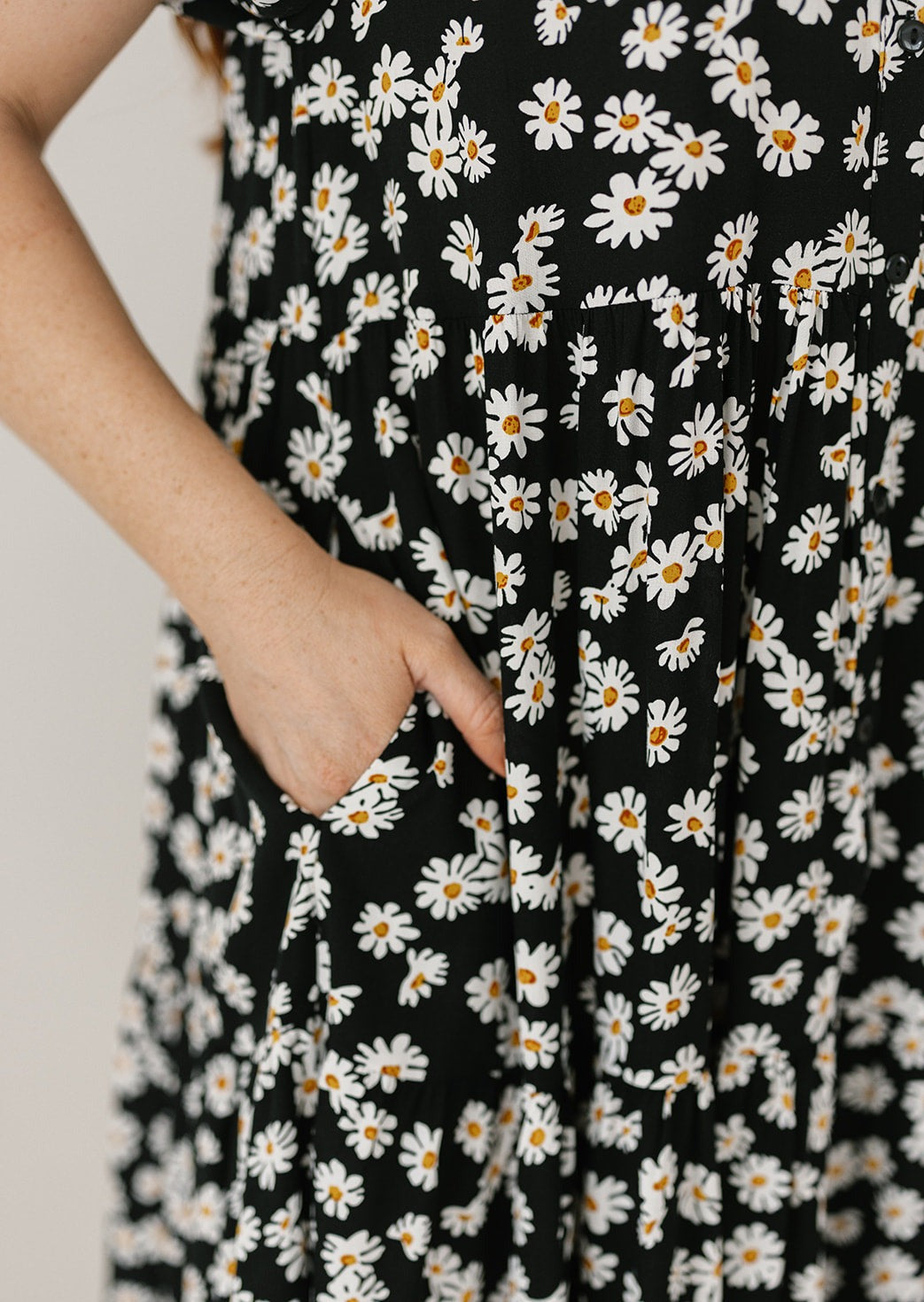 knee-length plus-size summer daisy print dress