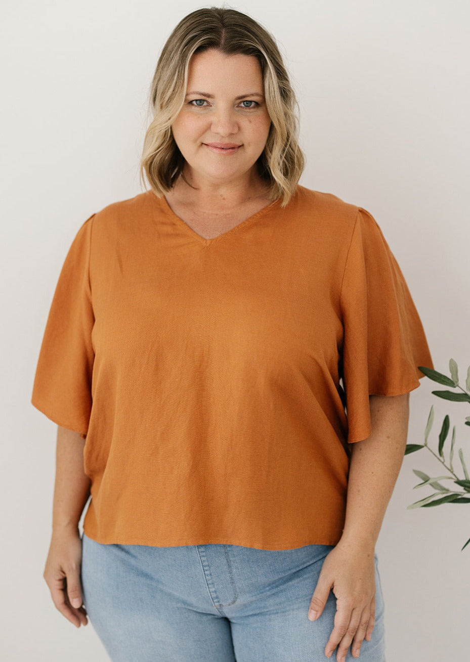  Smart Casual Top for Curvy Women