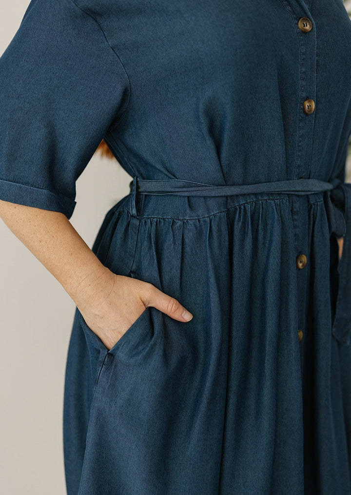 denim knee-length shirt dress with pockets