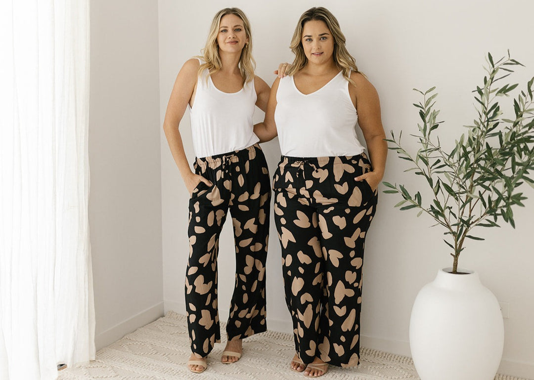 plus-size abstract-print pants with pockets for women