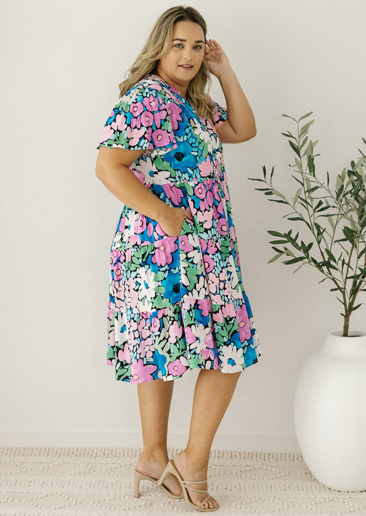 ladies bump-friendly summer floral dress