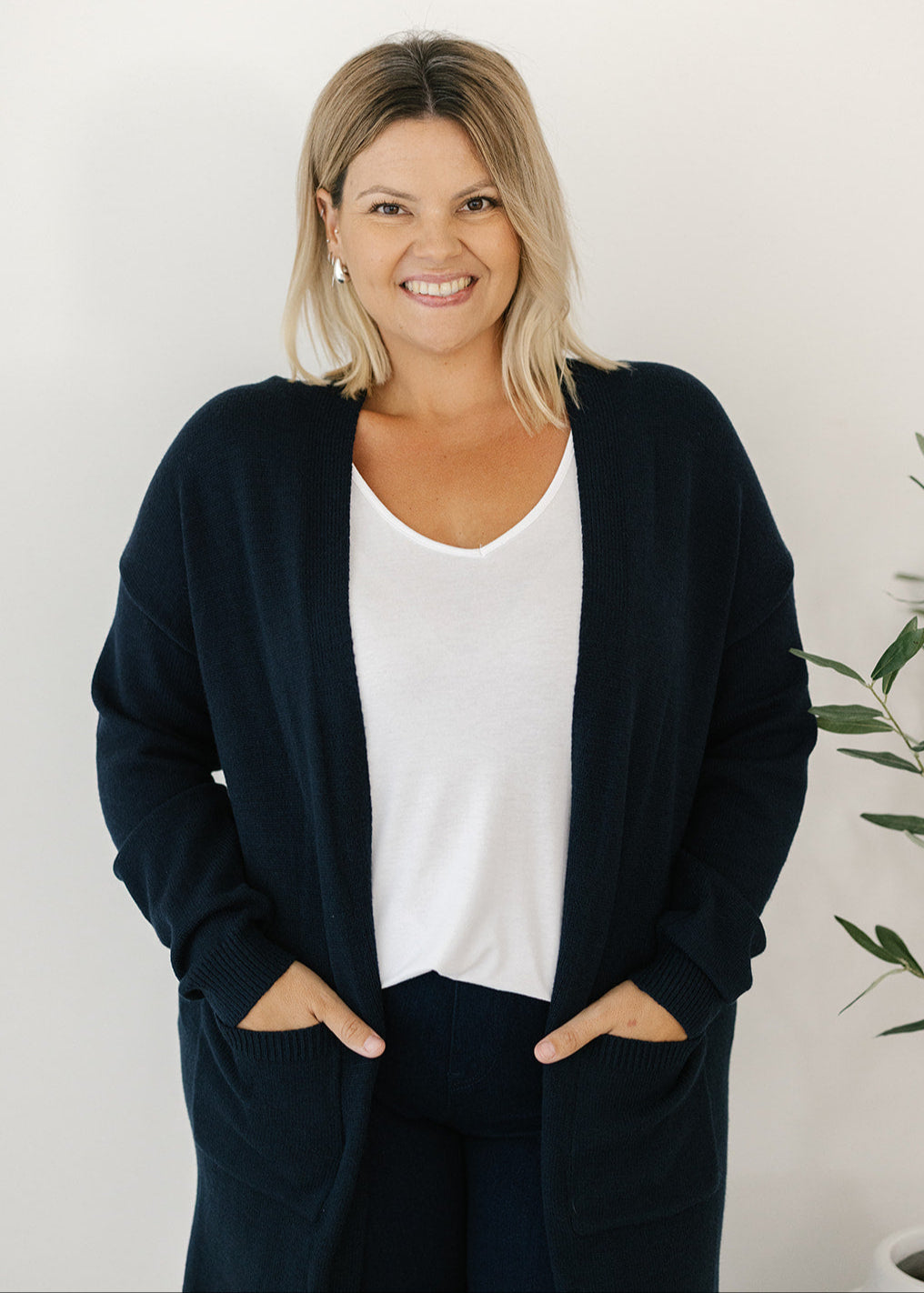 Tully Knit Cardigan in Navy