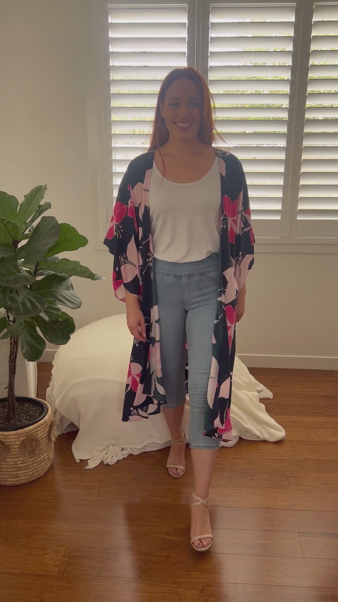 Stylish Navy Floral Kimono